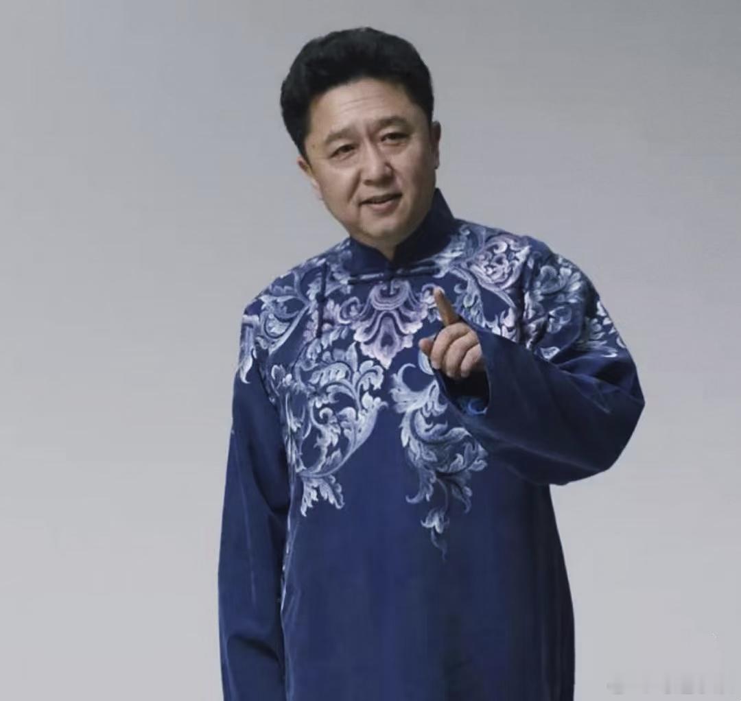 于谦的叛逆期持续了50年于谦大爷叛逆期硬核续费五十年，熬夜啃 《冒姓琅琊》到凌晨