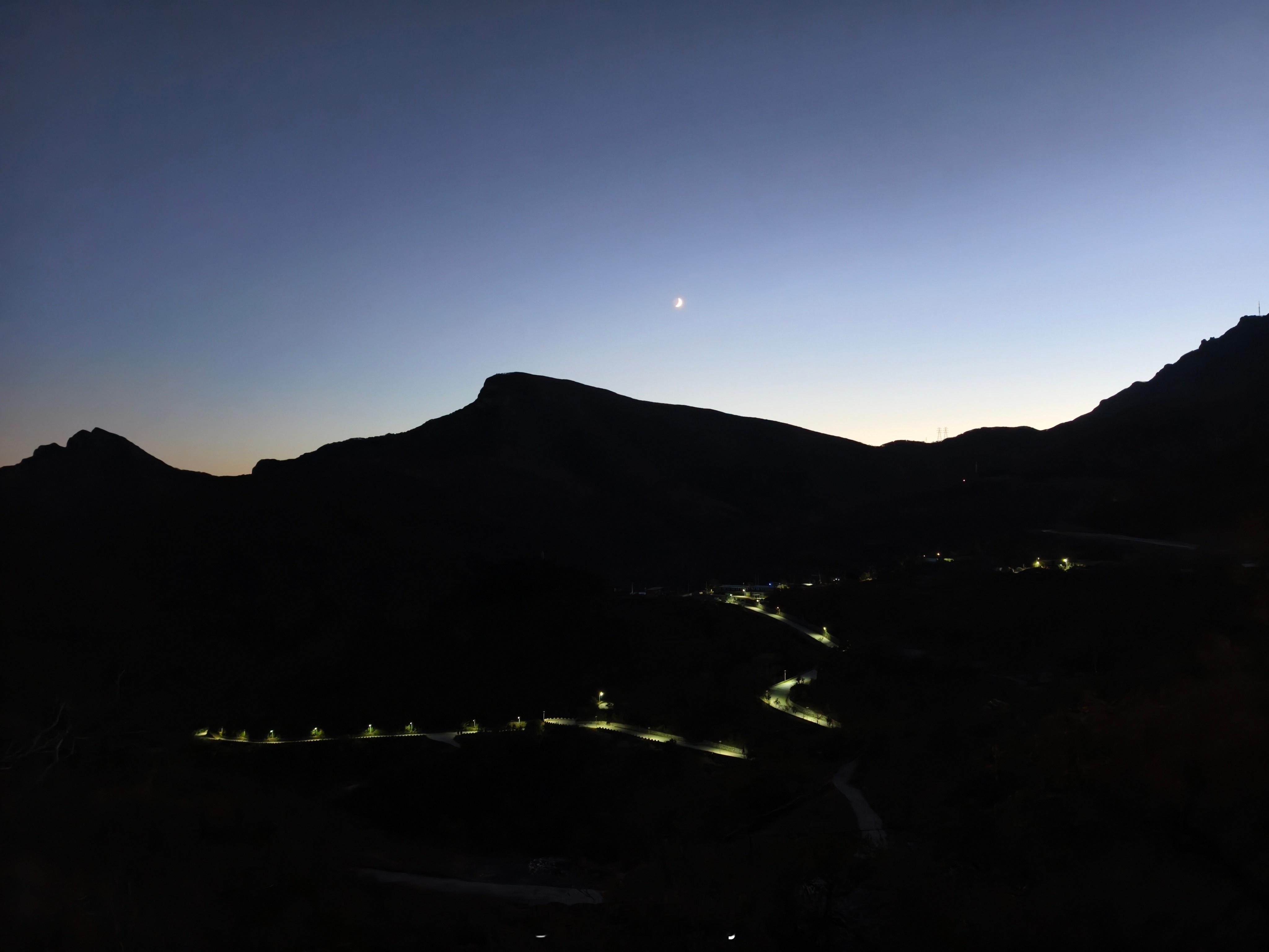今天的夕阳很美，下山回家～全新问界M7幸福旗舰，感受生活。科技看电  ​​​