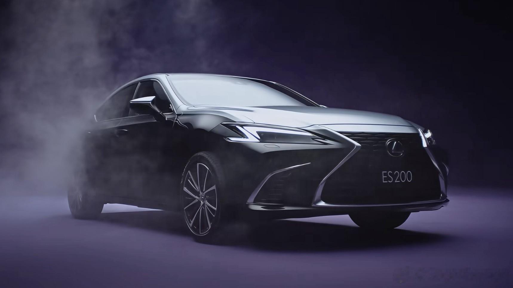 好家伙！雷克萨斯ES200也出双色版了月影双色特别版！这分色也是够强行的得叫劳斯