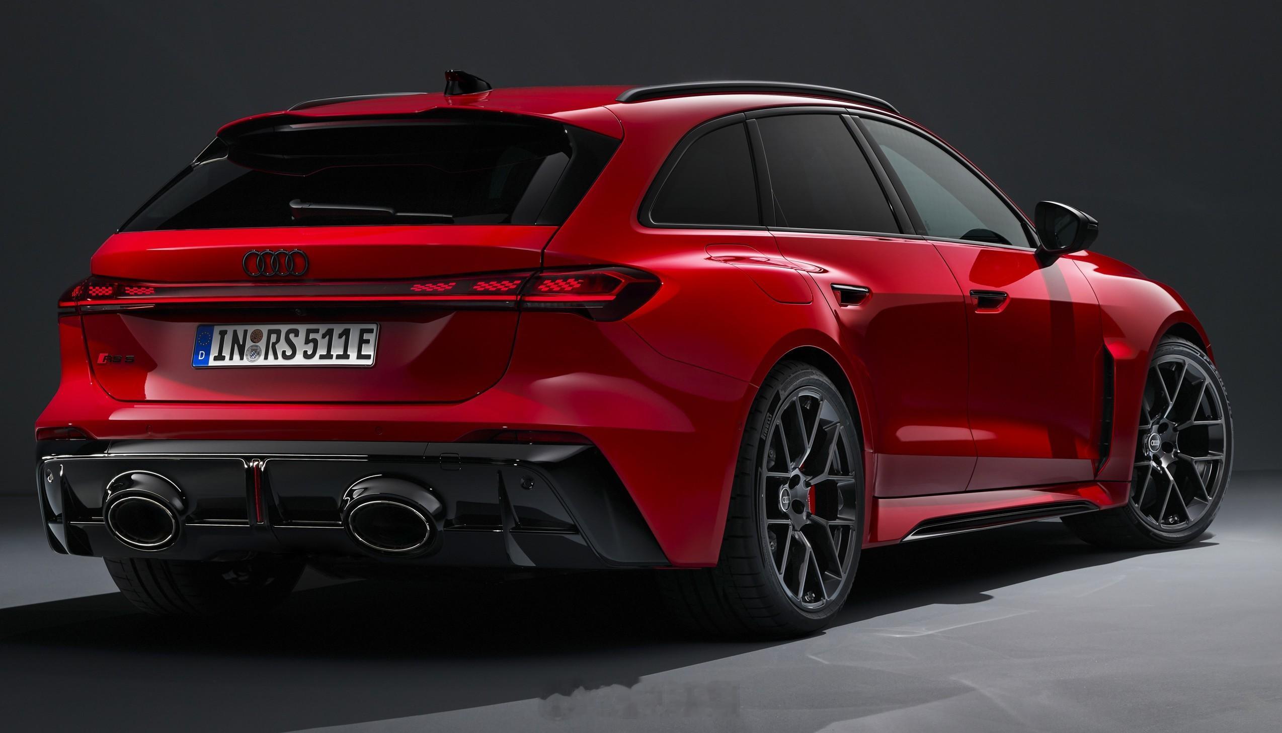 奥迪全新一代奥迪RS5 Avant 全新一代奥迪RS5 Avant，这大宽体，大