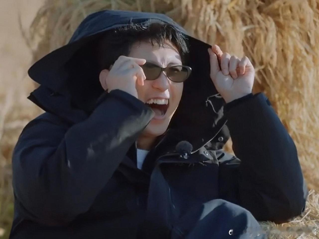 黄景瑜综艺拆家实锤！纸板过山车玩成战损版，道具五杀直接解体 