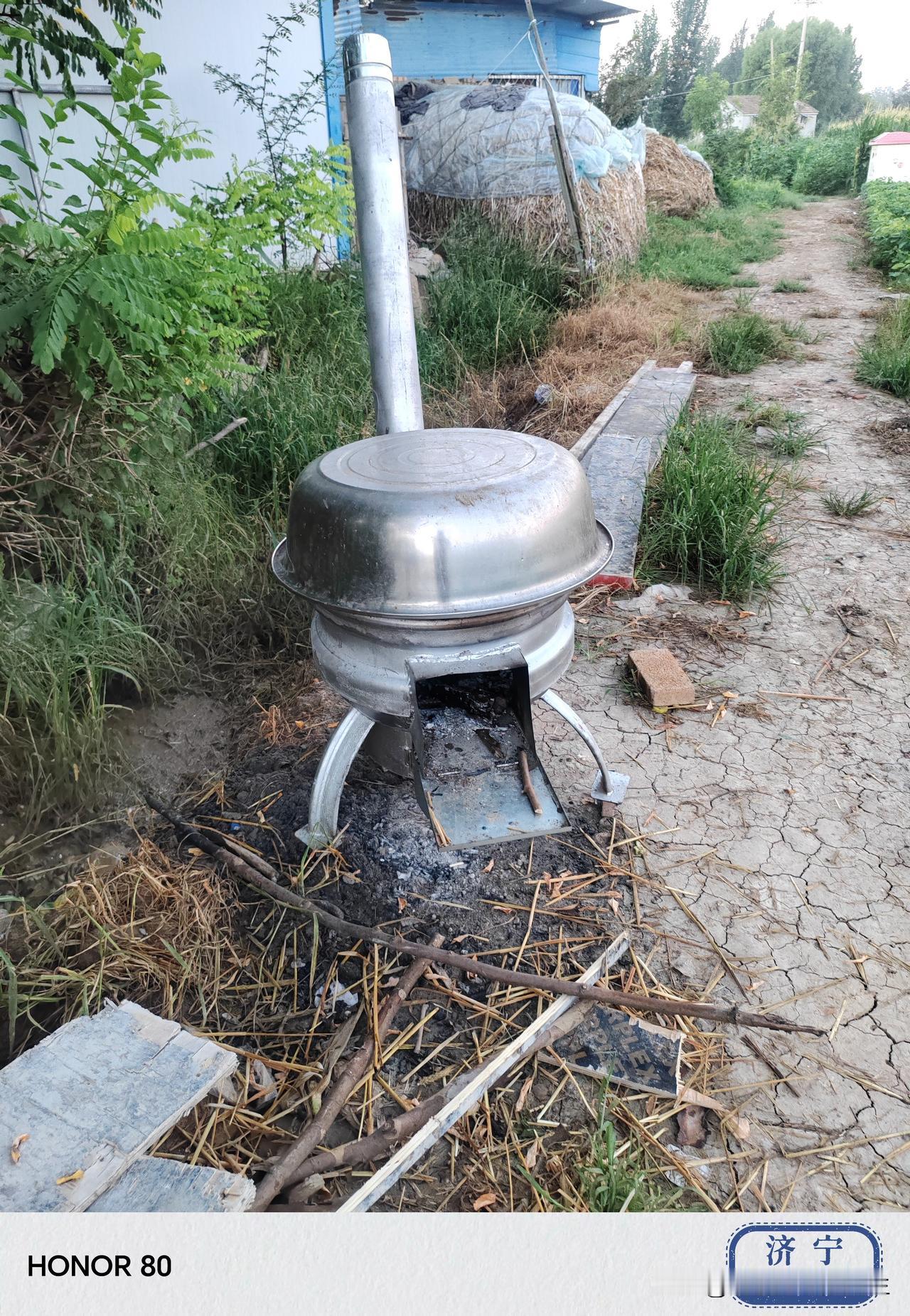 挣钱是目的，闲事别掺和

干了半辈子工地，风里来雨里去，我算是摸透了工地上的生存