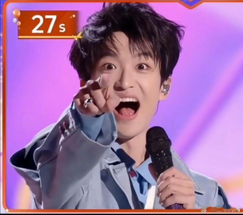 看了这个 30s 找镜头挑战，不得不感叹发明它的人真是天才。黄子弘凡在其中的表现