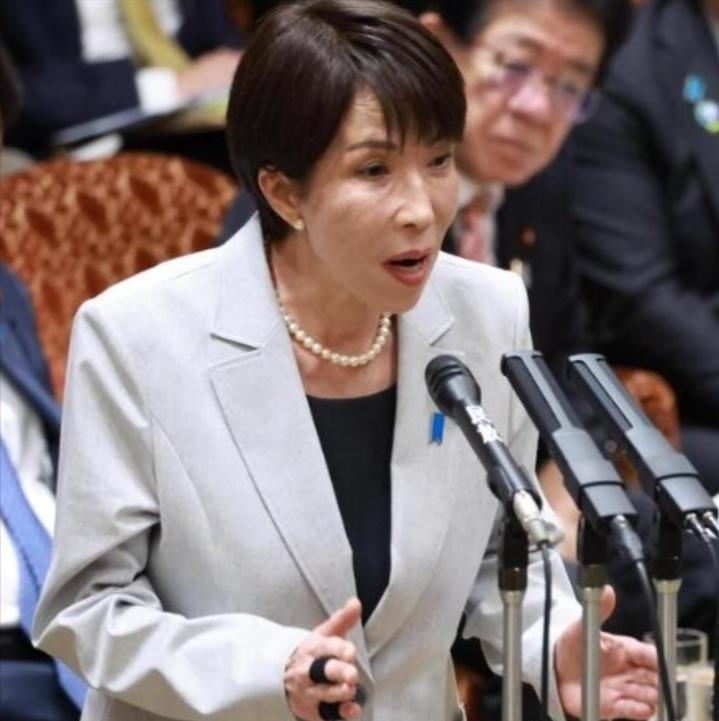 日本前首相曾提醒高市，当年中国免掉千亿赔款，是因给日本立了个死规定。
 
鸠山由