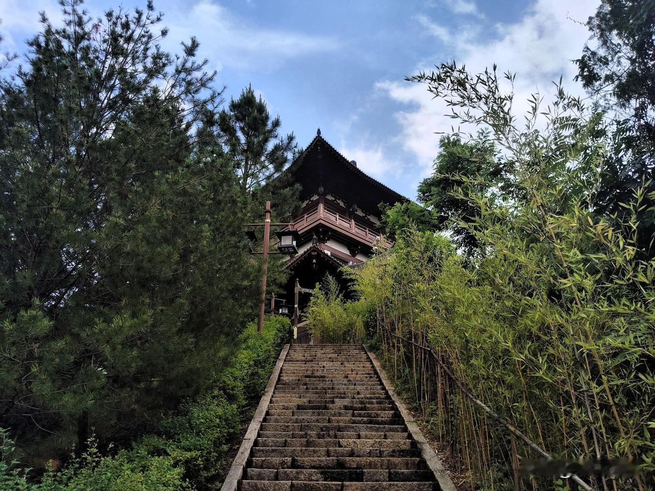 风吹一江一河。