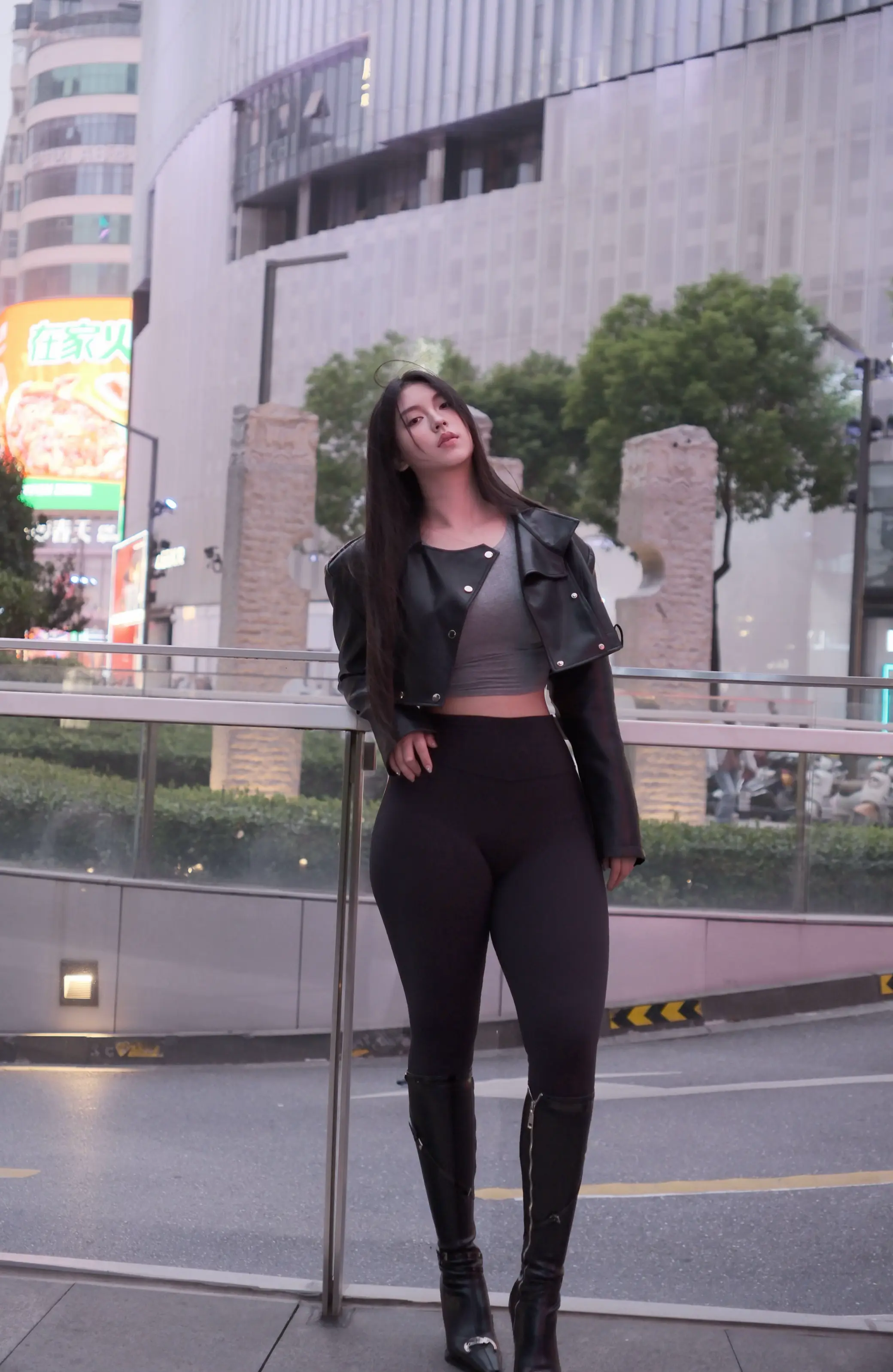 长成了小时候喜欢的大姐姐样子。