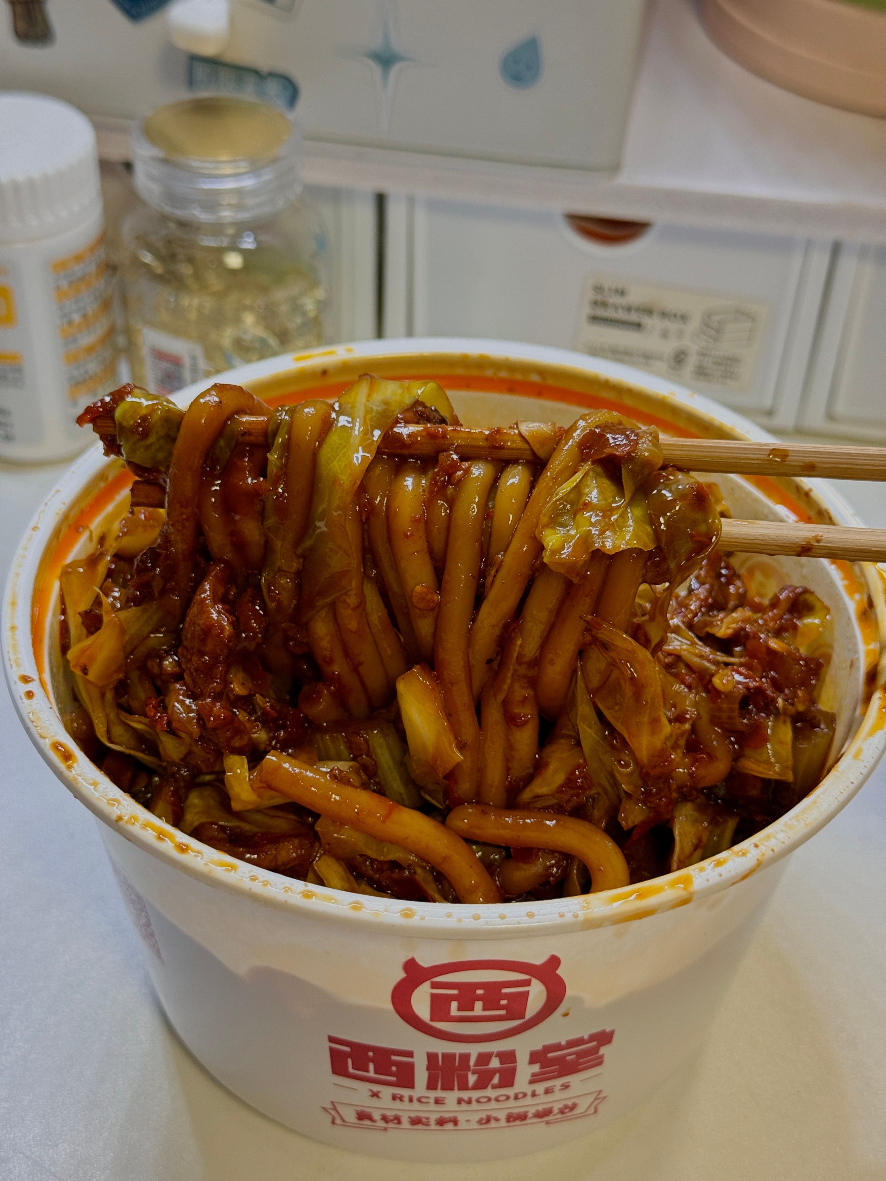 这个西粉堂新疆炒米粉是真的巨巨巨巨好吃一定要泡菜炒米粉 中辣！！！ ​​​
