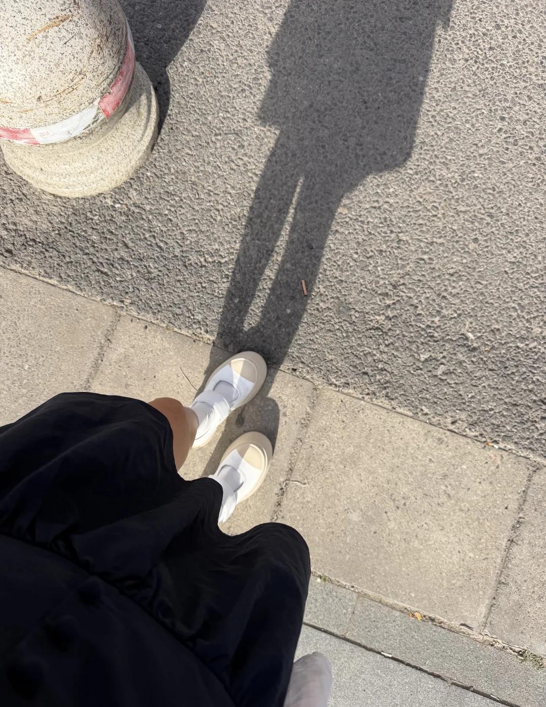 西安 你要热死谁
西安 打败我的是天真热 这天气翻脸比翻书还快