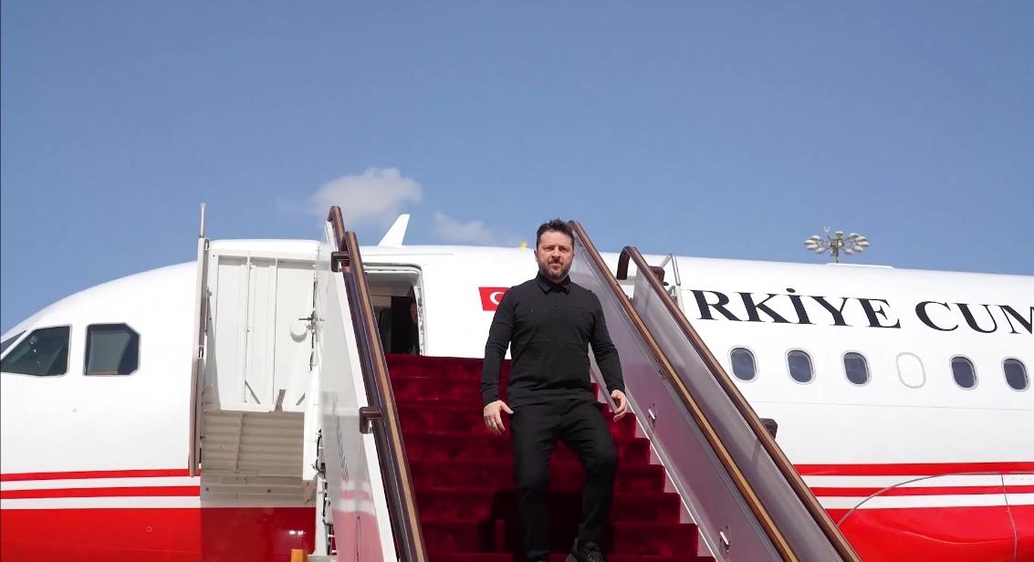 乌克兰总统泽连斯基抵达叙利亚首都大马士革，与叙利亚过渡政府总统艾哈迈德·阿尔-沙