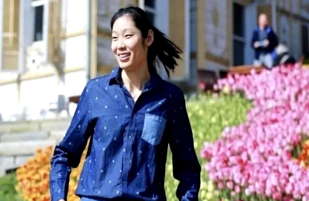 河南3-2险胜北京，这球赢得真不轻松。说白了，就是朱婷一个人在扛着队伍走。手腕带