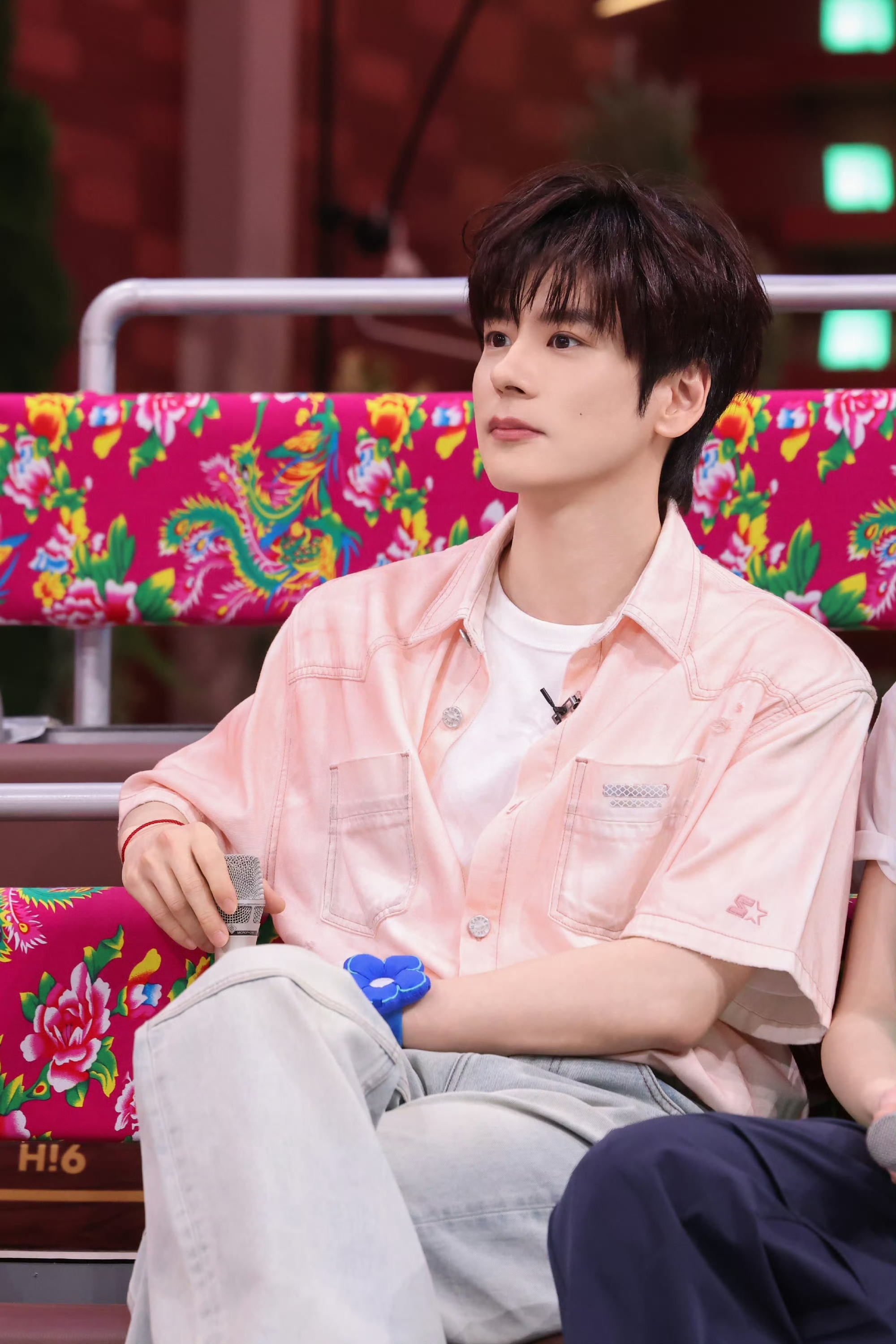 魏哲鸣赖伟明看似正常实则已经疯了魏哲鸣赖伟明 靠着几个零散词语直接演完整出戏，最