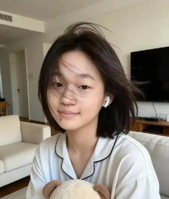 19岁的全红婵，用一件事打脸了所有人
 
全红婵长开了。

这四个字最近刷爆了全