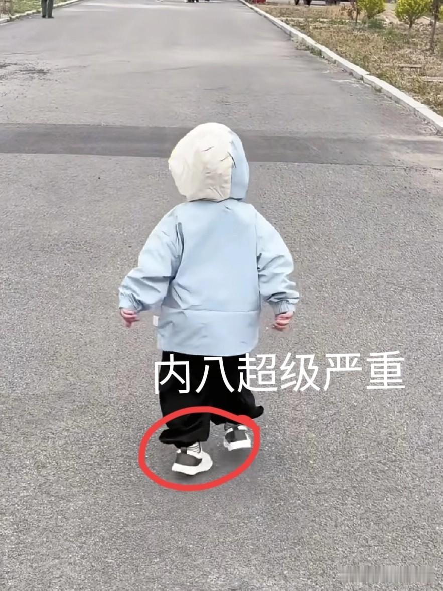 真替米乐捏把汗，30多度穿这么多，
妈妈咋想的，不怕孩子中暑吗？

我新发现米乐