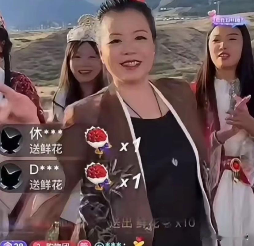 许妈在新疆翩翩起舞，杜妈心里很不是滋味。

许妈姚爸新疆带货人气满满，享美食，载