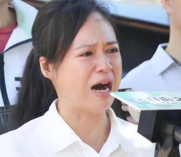 “中国越制裁我，我就越反华！”这话谁说的？一个被吊销执照、冻结账户、踢出律师圈的