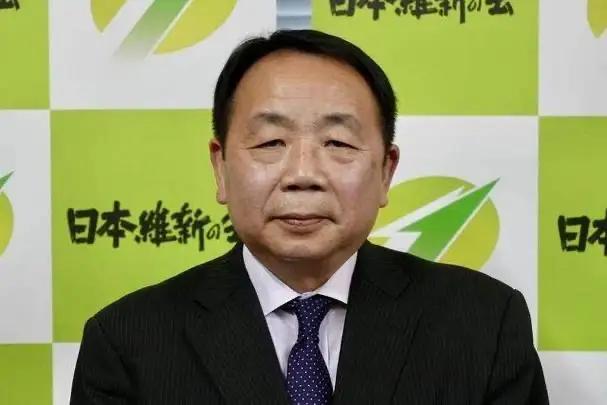 石平一事，给我们提了个醒，对待日本右翼分子，还有军国主义思想的人，一定要严厉打击