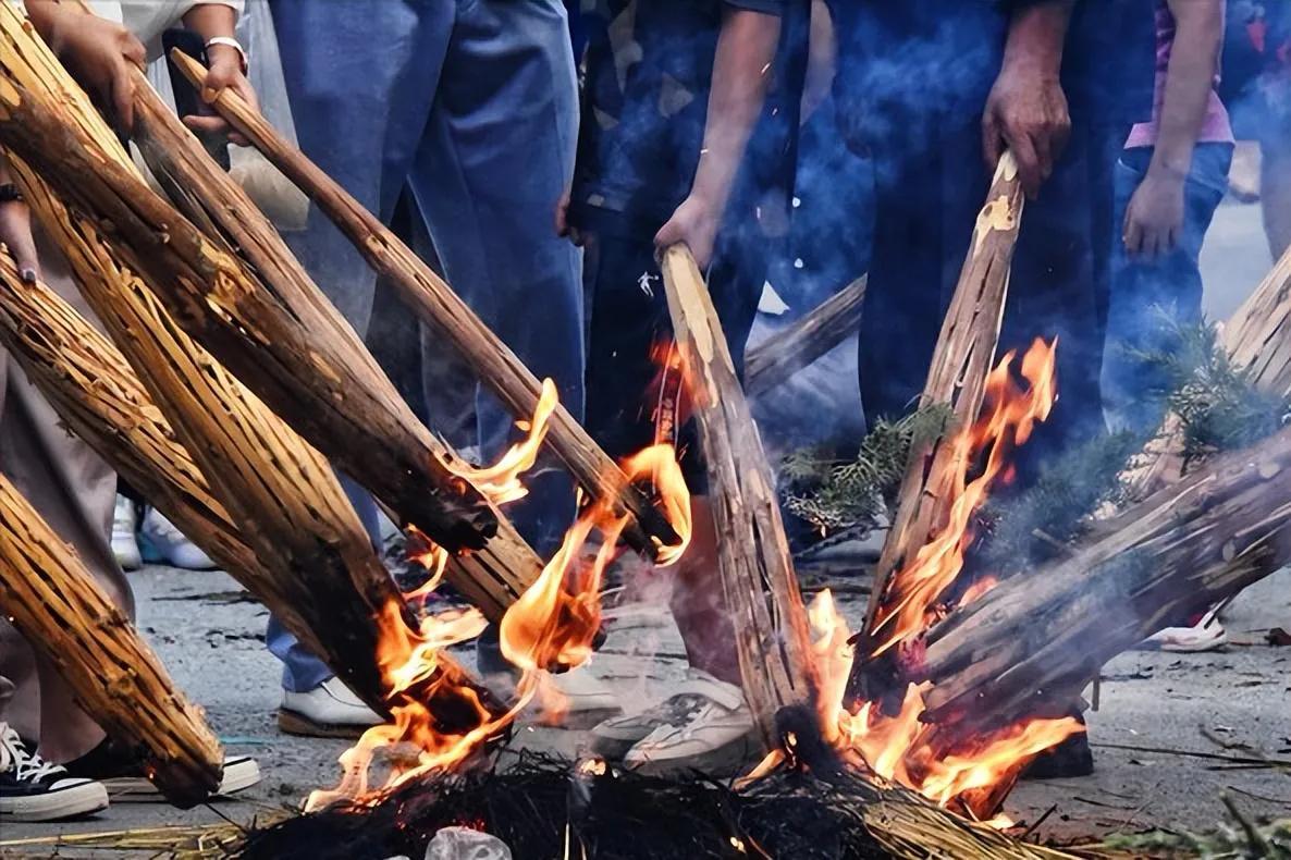 今日七月初一，老话说“七月初一地门开，三事不做添平安”，是哪3事？老传统别丢了