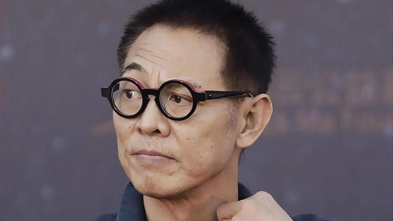 李连杰最近常出现在大家视野里，入驻短视频、参加文化活动还拍新电影，这可不是随便玩