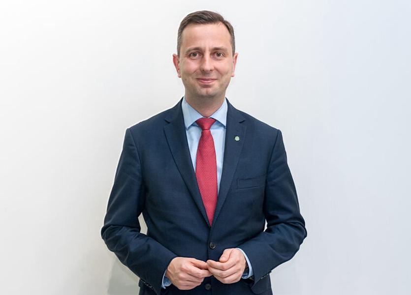 波兰防长科西尼亚克-卡梅什近日公开表示，乌克兰如果想得到波兰的米格-29战斗机，