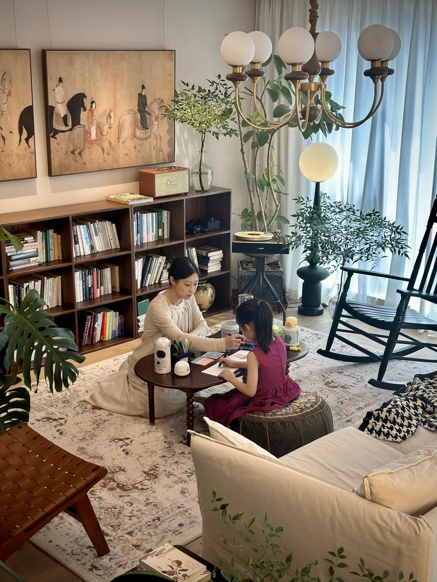 你们的暑假都是怎么过的呢？我和女儿一起旅游、画画、读书，无比愉快。如今...