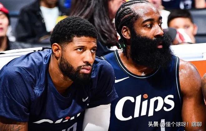 保罗乔治是非常敬重哈登的
先是到76人帮哈登找回面子出气
现在又不断夸哈登的好