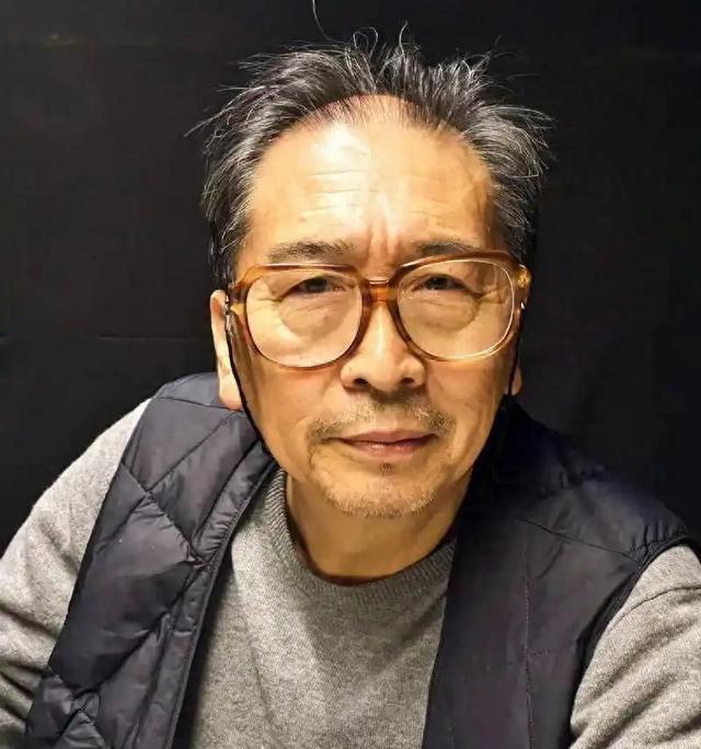 冲着王阳、万茜、于和伟看《八千里路云和月》，却被71岁的毕彦君狠狠戳中了

“求