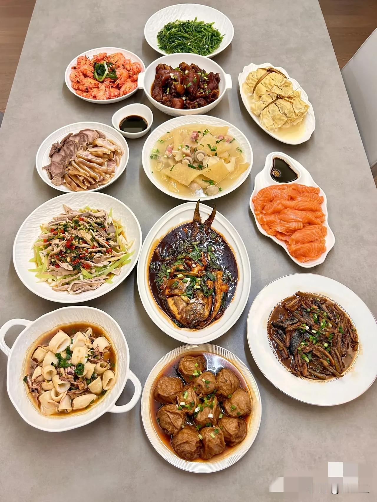 不得不承认，南方菜就是比北方菜精致，作为国宴的淮扬菜就是南方菜！

南方菜注重本
