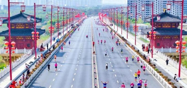 春日想跑步没方向？2026 荆州马拉松报名正燃，3.29 开跑藏满惊喜
春天一到