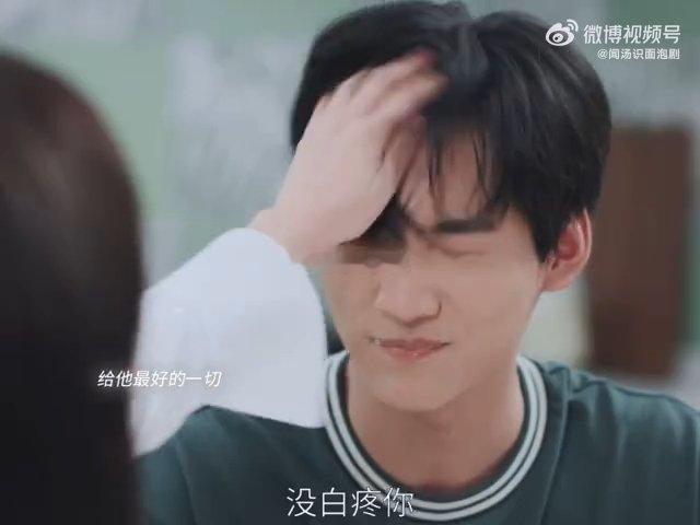 原来分手真的是一个人的事 我哭得撕心裂肺，为逝去的爱，为无法再携手前行的彼此。相