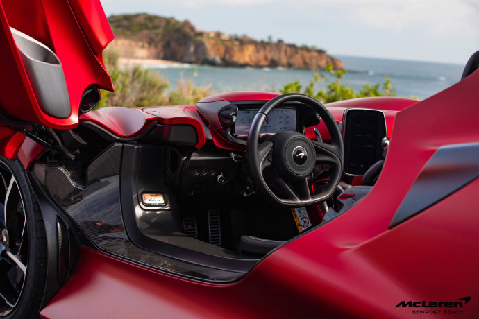 Mclaren Elva 4.0T V8引擎输出815PS，800Nm，百公里加