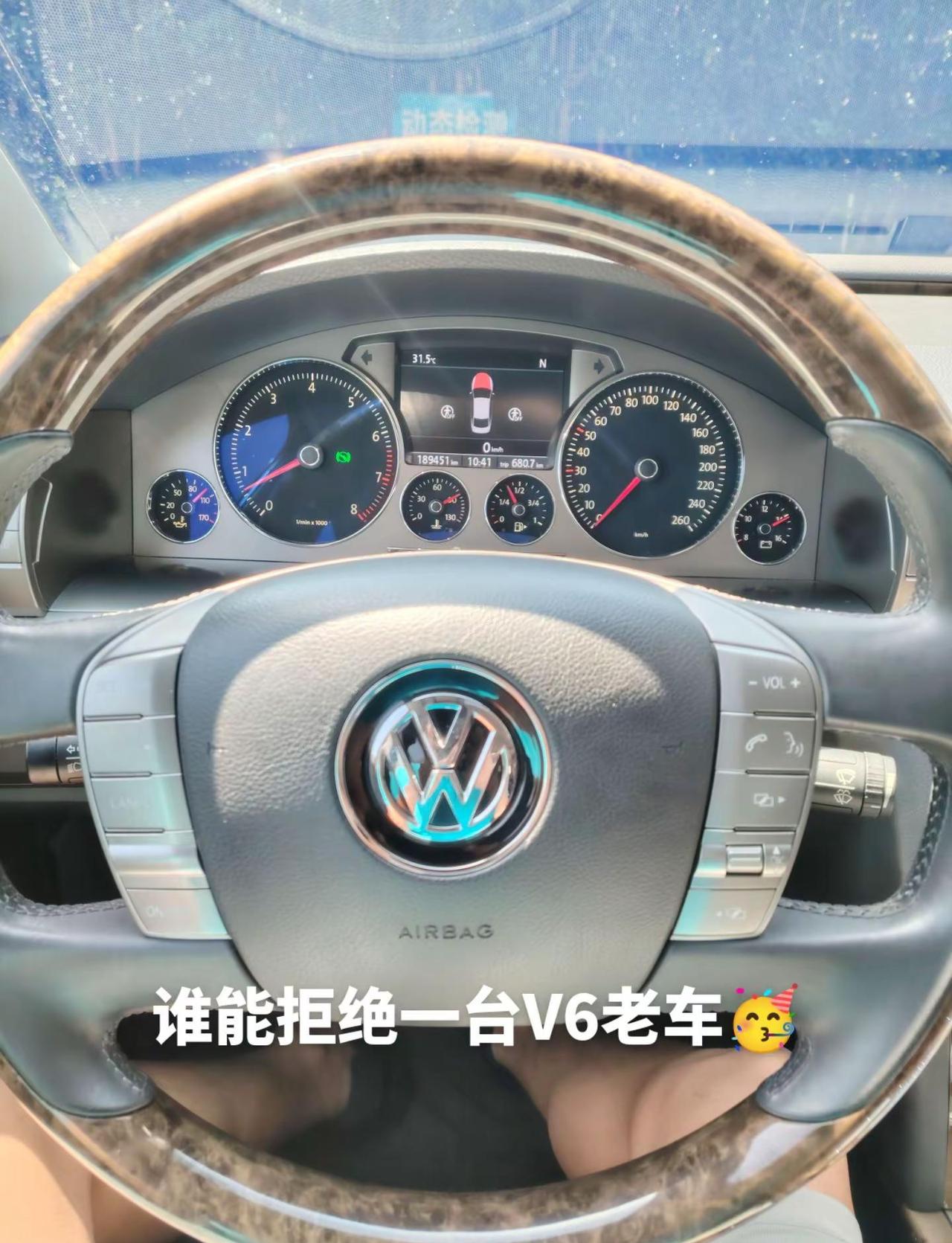 谁能拒绝一台V6自吸老车🥳打开机舱，满满的年代感不追求快，就爱这一份平顺从容懂