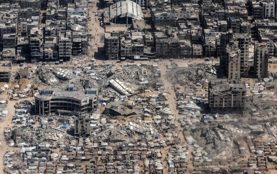 巴勒斯坦加沙地带，已经是一片废墟，换做其它国家，早就是反人类罪了，但这是以色列造