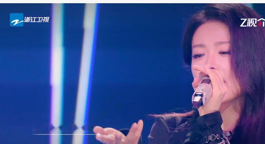 周笔畅喻言跨选秀时代同台谁被跨时代同台戳到，周笔畅05超女的初心，喻言青你2一路