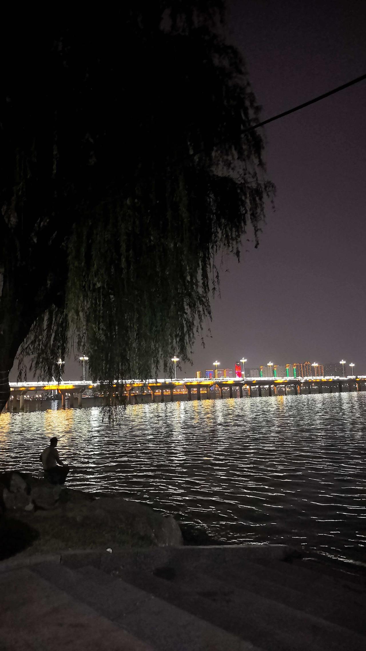 大美沂河的夜景耀眼无比！