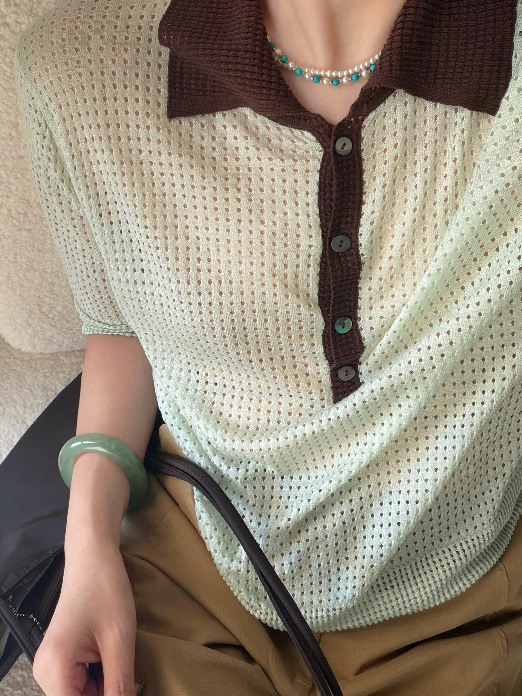 小月亮不乖我妈妈批评了她，扭过头她哭唧唧的对我说：“世上只有妈妈好！”哎，我妈妈