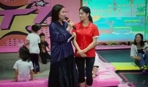 吴柳芳的故事，真是越了解越让人佩服！

她先是去当老师，结果工资被拖欠；后来去了