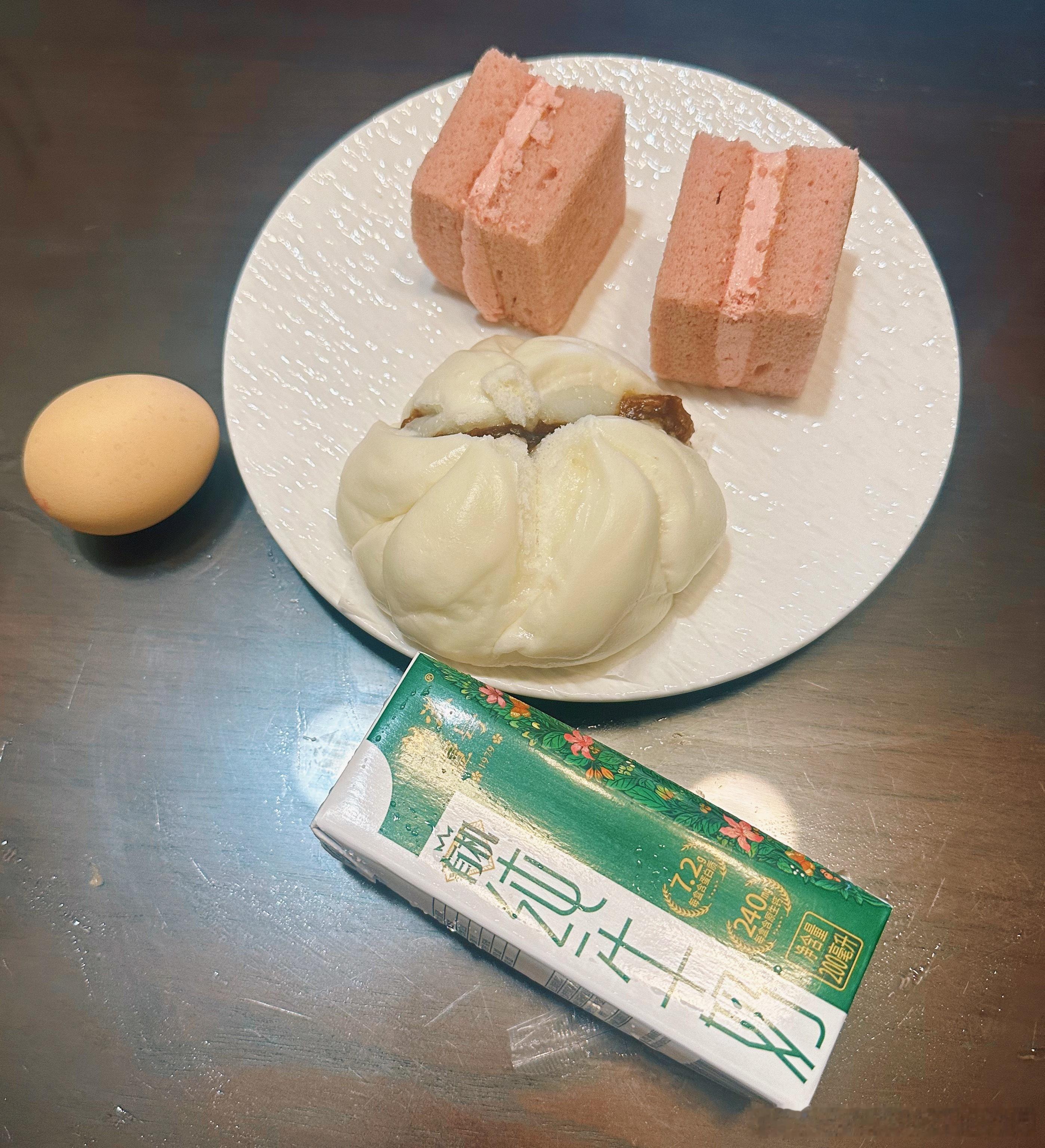夜里淅沥沥的下雨醒来却是个好天气没有永远的晴天也没有永远的雨季喜欢… ​​​