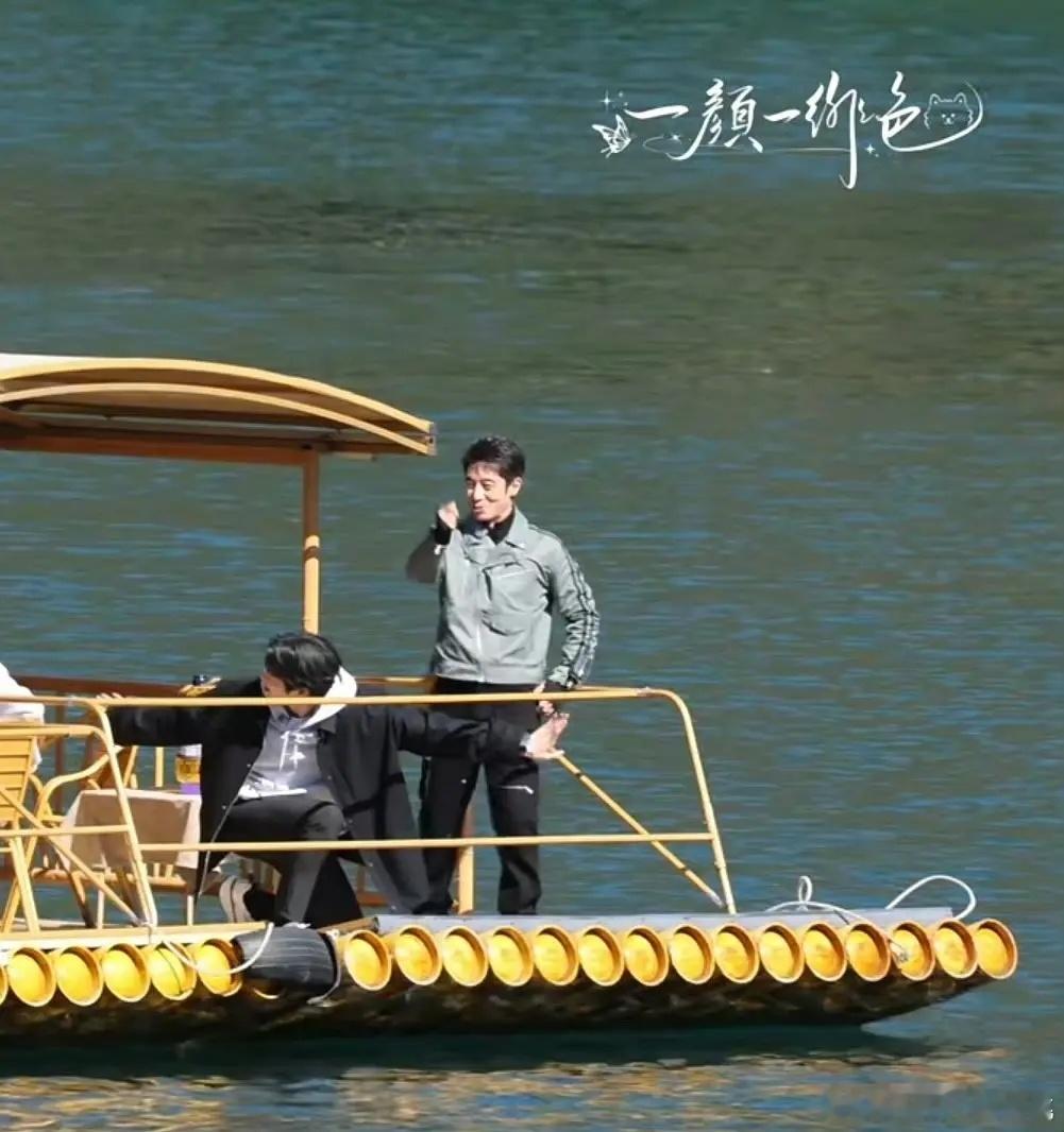 魏大勋、撒贝宁《城市风华录》同框路透，想起了那句名句“撒尔beer ” 