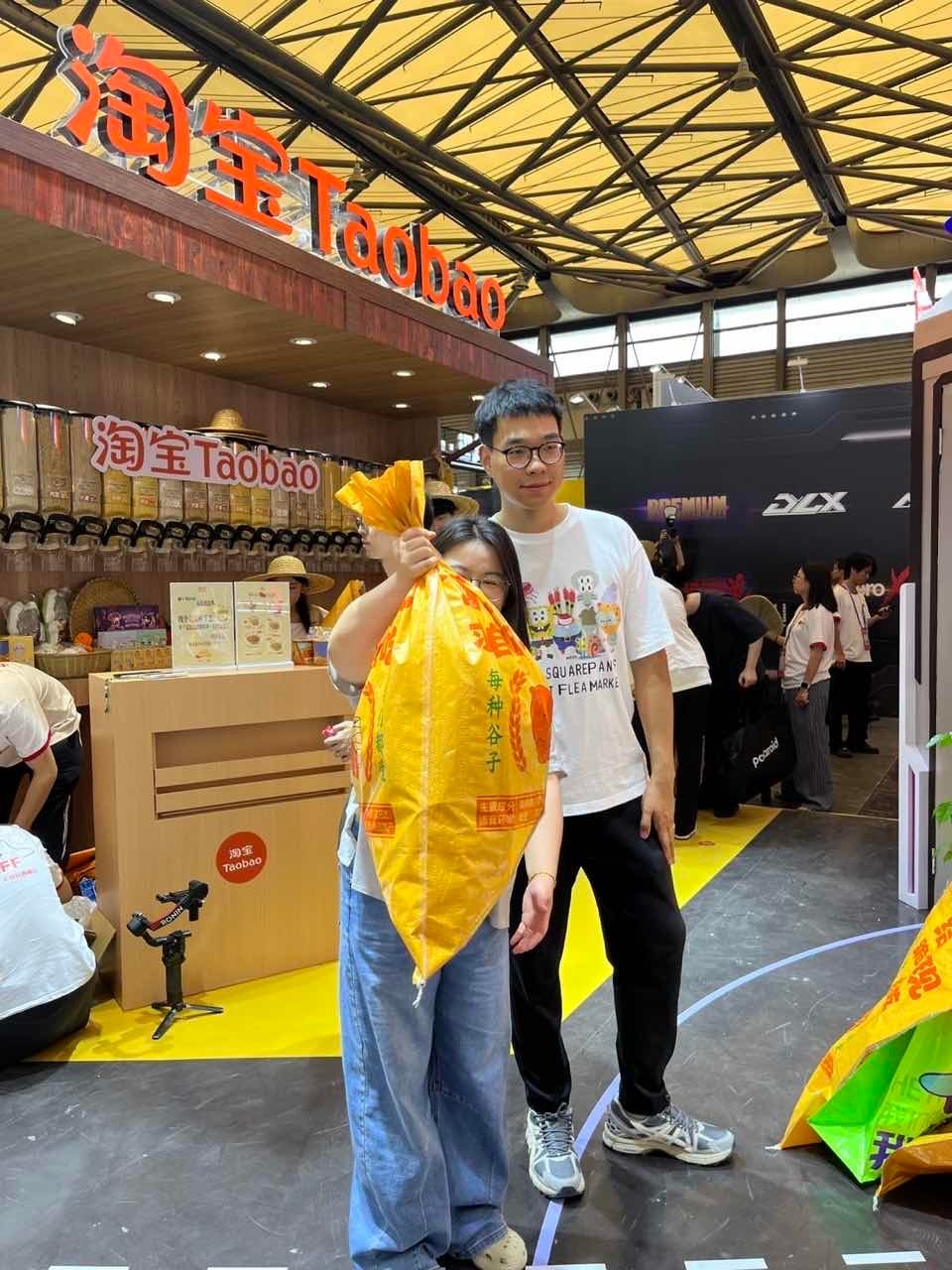 上淘宝入谷不亏在CJ吃上淘宝好谷了 沉浸式打卡淘宝CJ展台！解锁筛谷、接谷全套趣