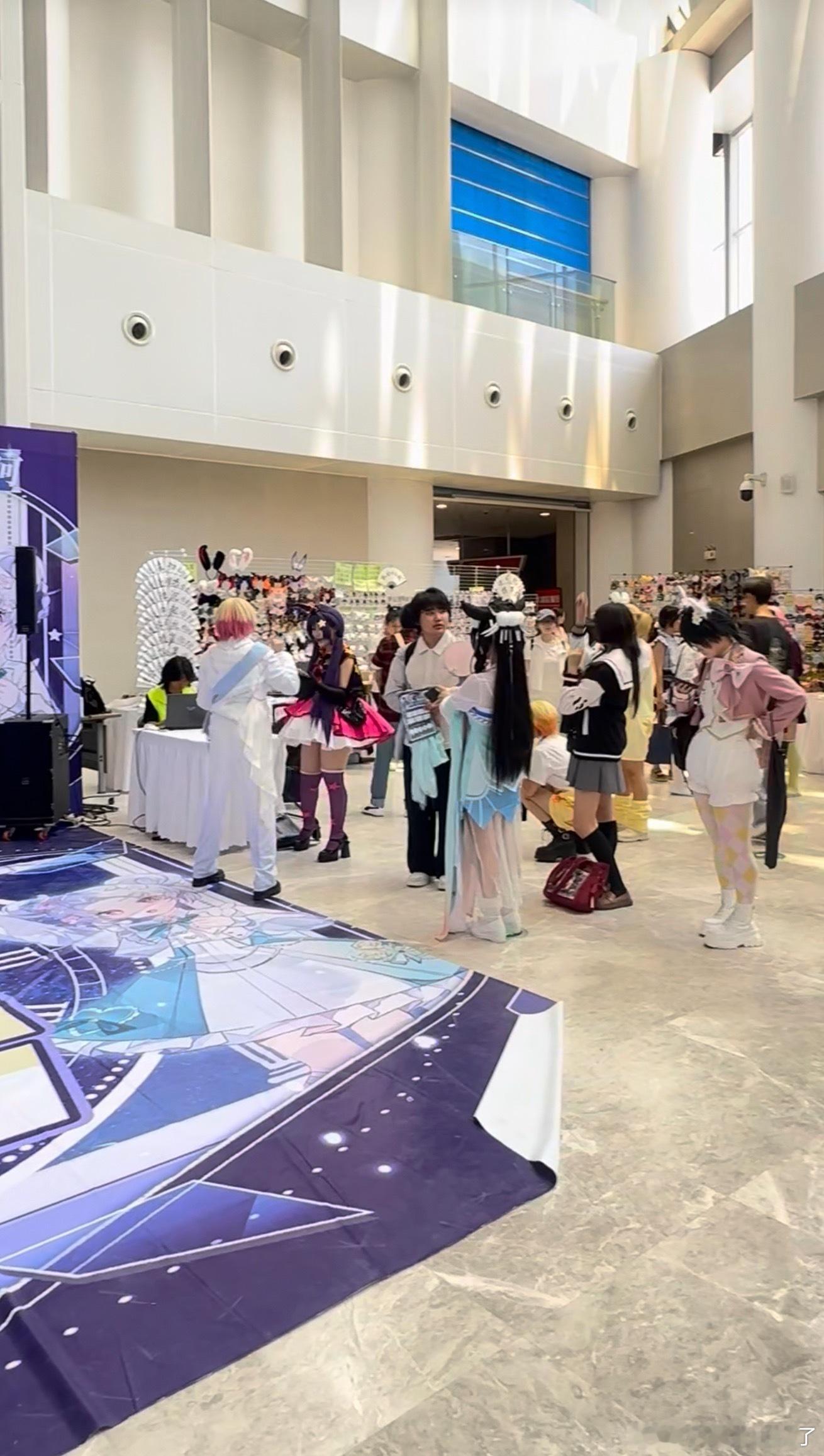沉浸式感受郑州国风漫展魅力古韵风潮席卷全场，古风造型雅致动人，衣袂翩跹尽显东方美