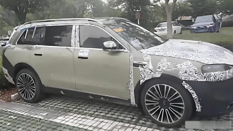几张问界m7 改款的伪装照，外观上最大的变化当属和家族其他车型趋同的前脸了。内饰