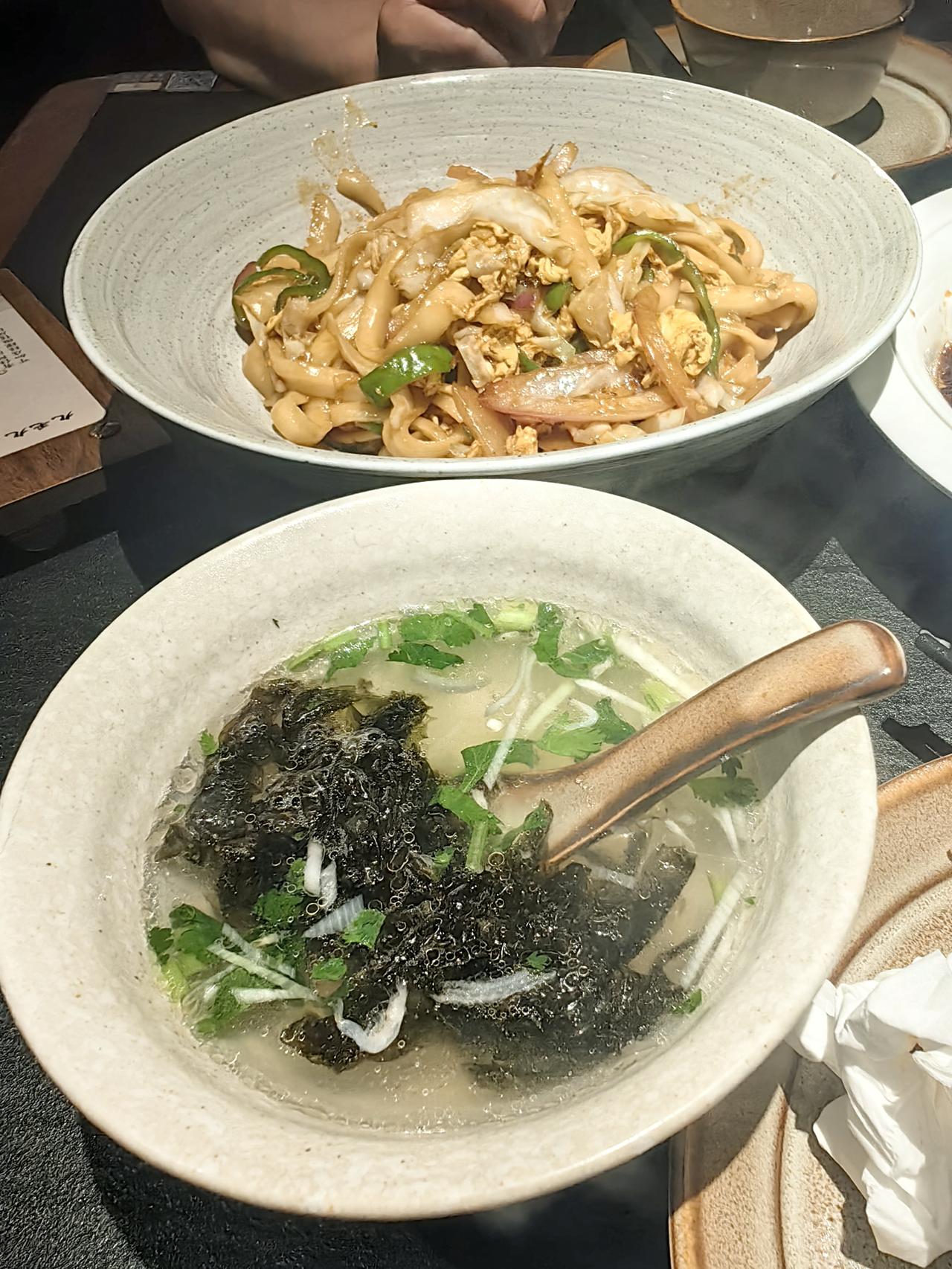 不得不说饭店厨师的厨艺是真牛！一些平凡的食材，到他们手里瞬间变美味。

鸡蛋炒刀