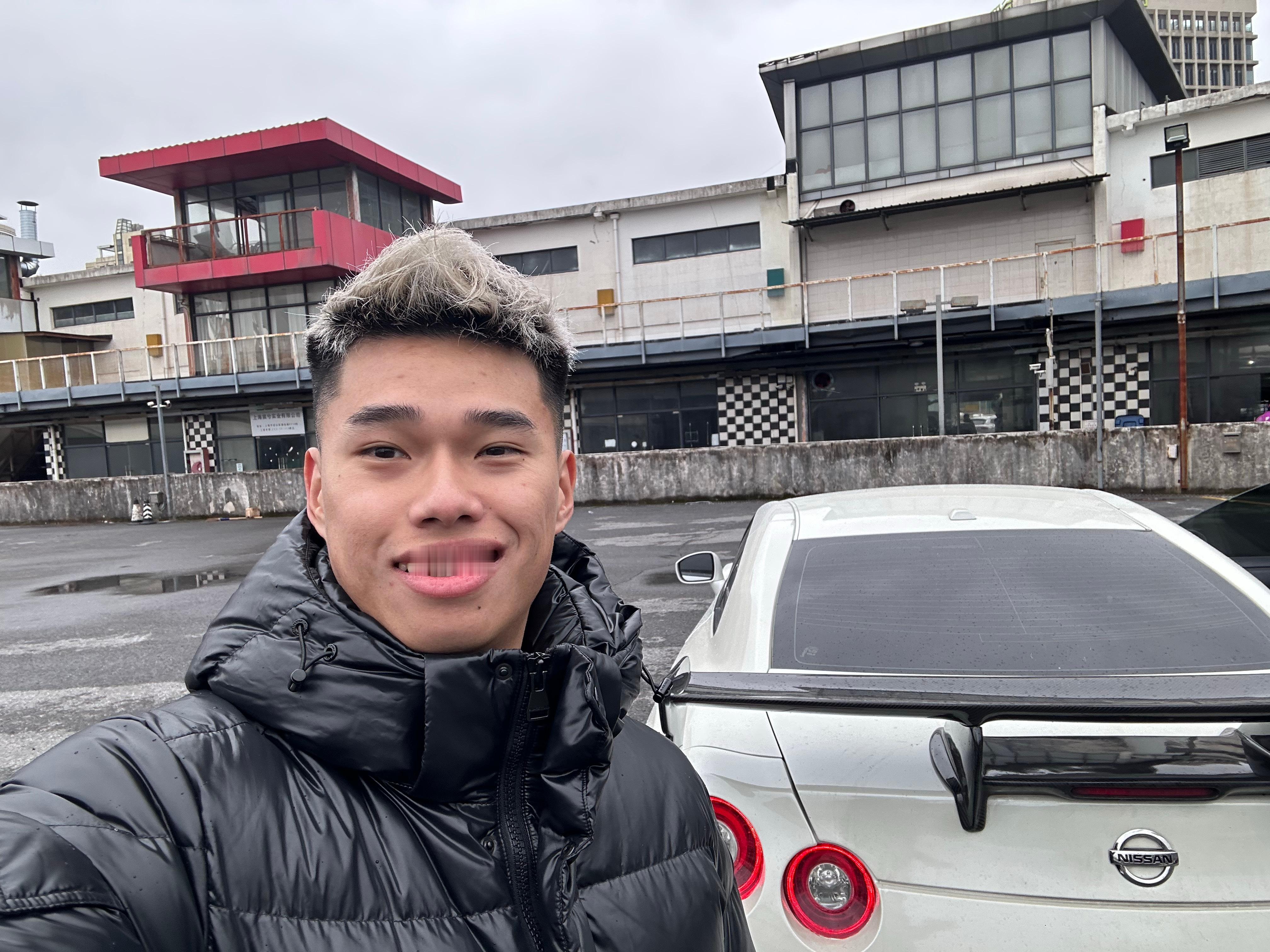 工作场景，非个人生活