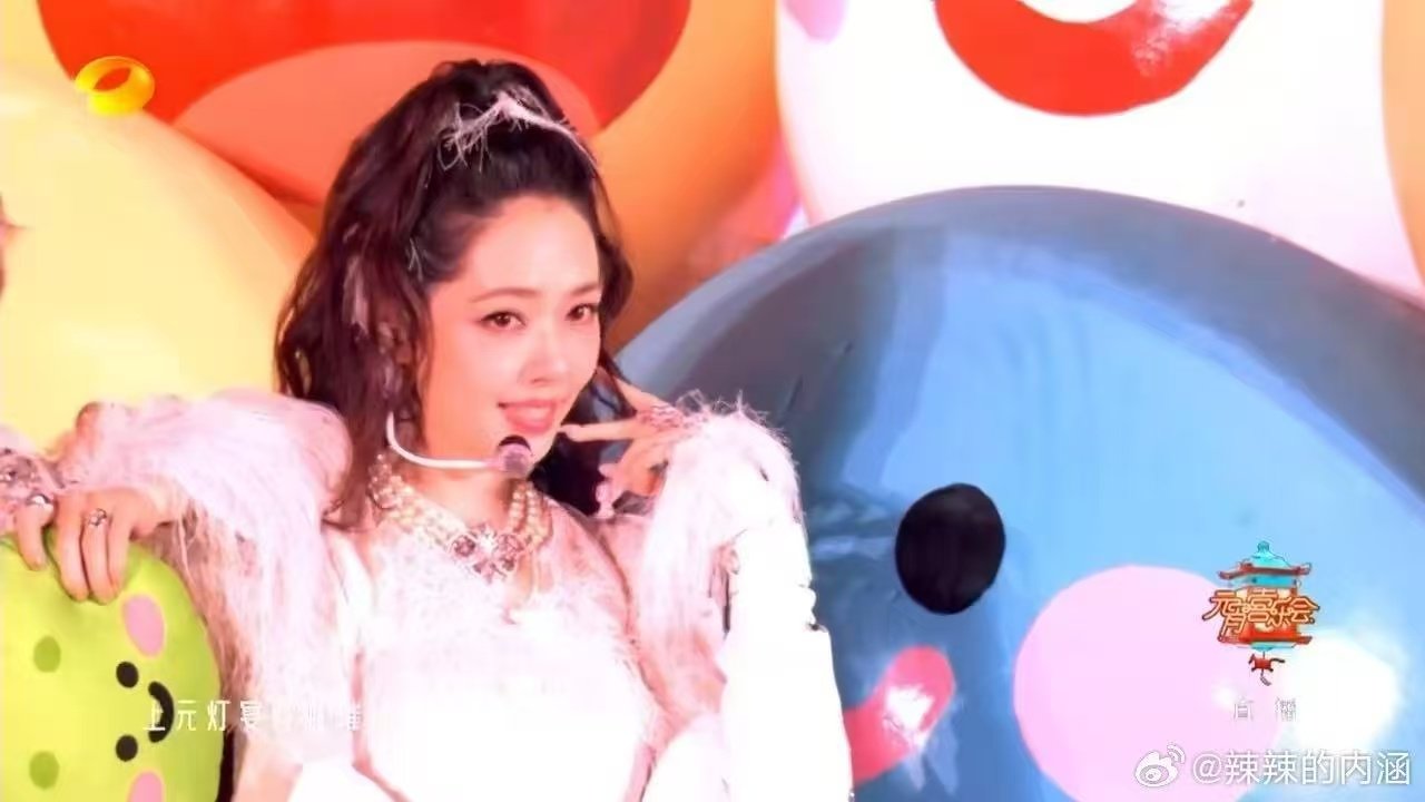 RS女团这段完播率100% ROLLING SISTERS合体太惊喜！刘忻、张予