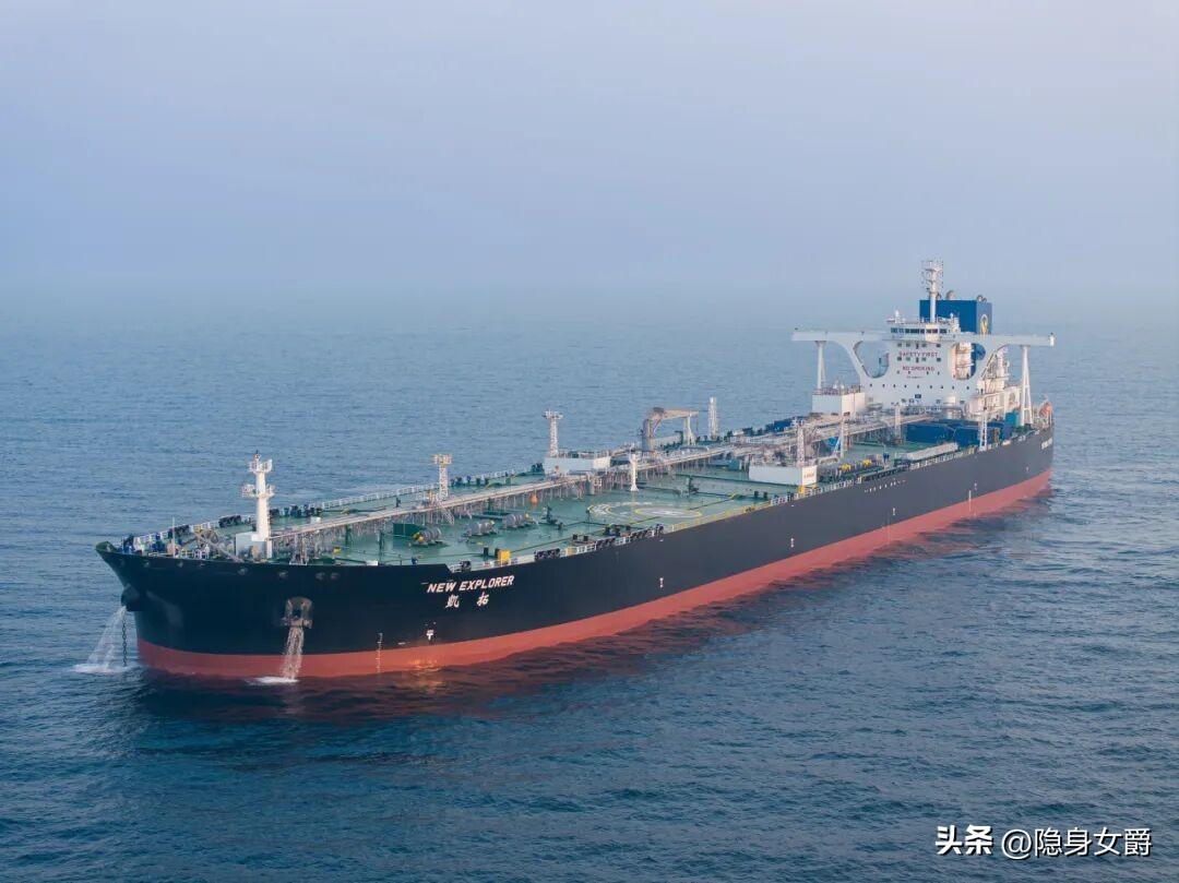 我也是服了！
看到好多人说东大可以通过铁路运回伊朗的石油。

一艘大型苏伊士油轮