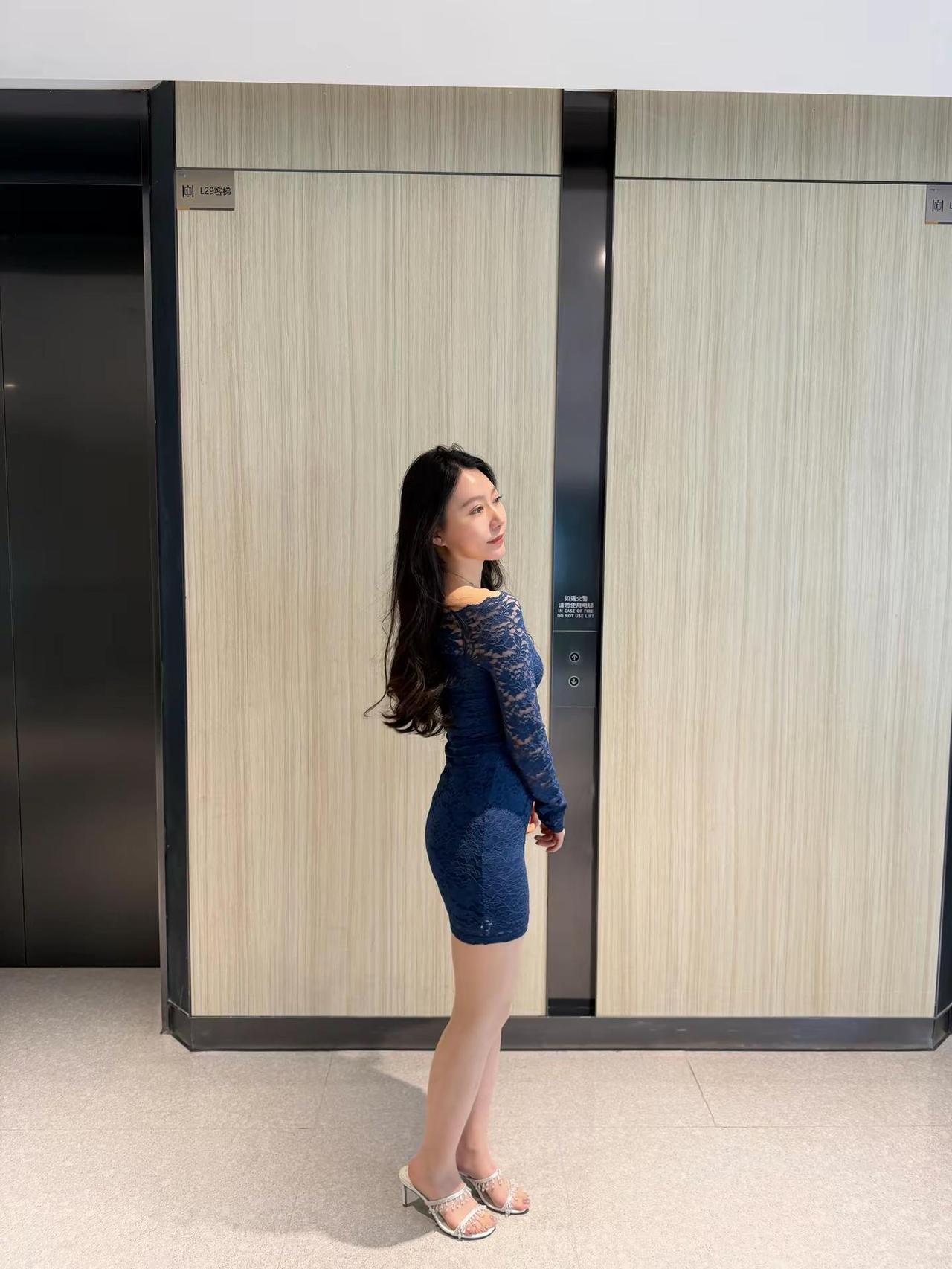 如果不是那镜子不像你。今日穿搭 随意穿搭 上热搜 原相机live