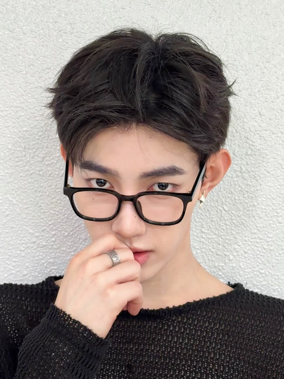 章昊 🎻章昊六男一 此男与黑框👓的适配度 