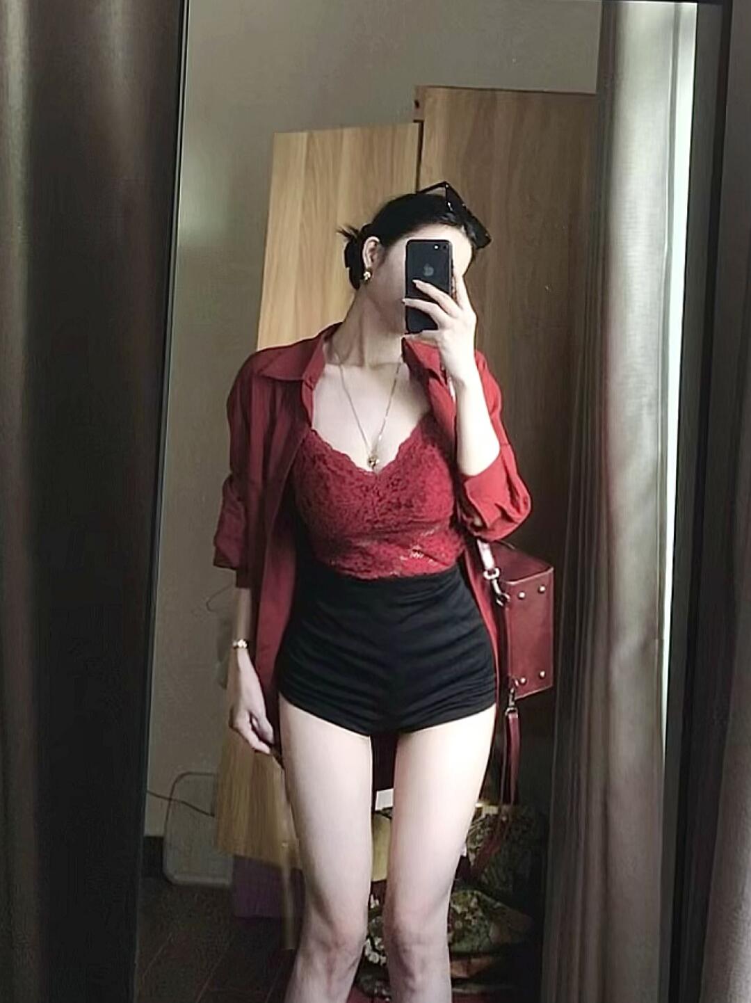 红色系穿搭尊的很显白啊！谁懂！