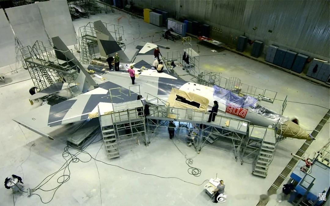 烽火问鼎计划 每天认识一件新兵器 苏-35-4（机号904） 原型机在2009年