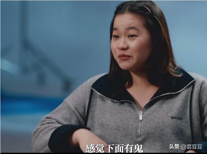 快被全红婵笑死了。

谁能想到，赛场上的跳水女王，内心还是个单纯直白的小朋友。